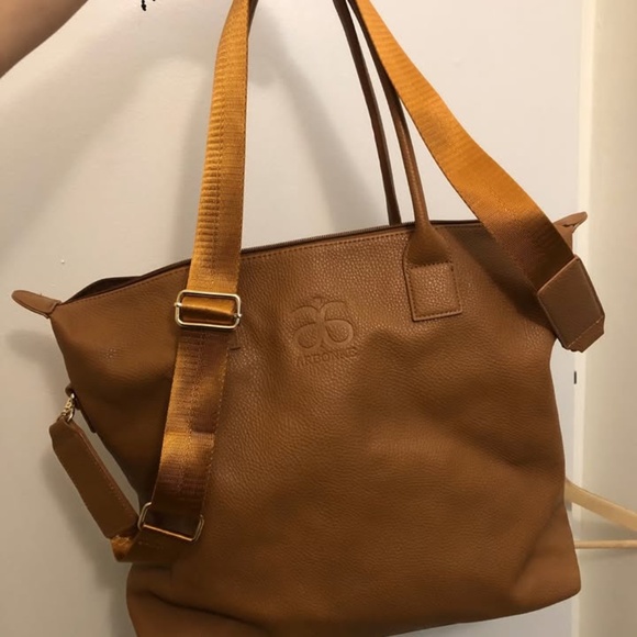 Handbags Arbonne - Picture 3 of 9